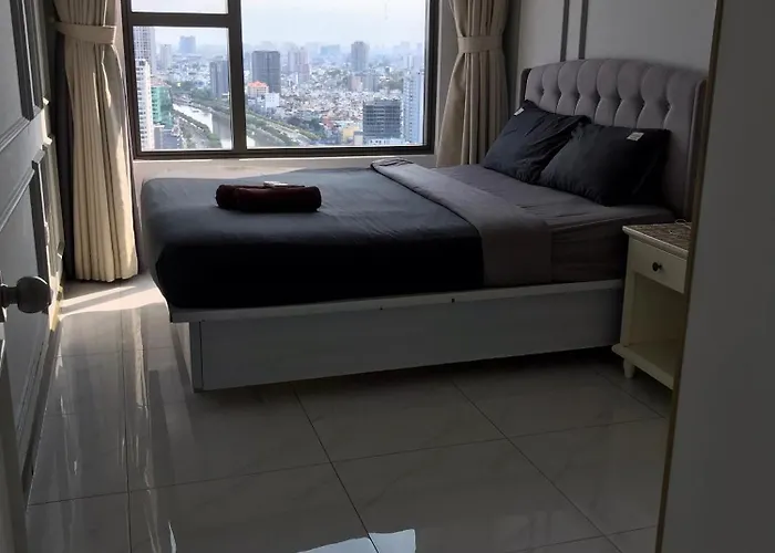 Cbd Luxury Apartment In Rivergate Building